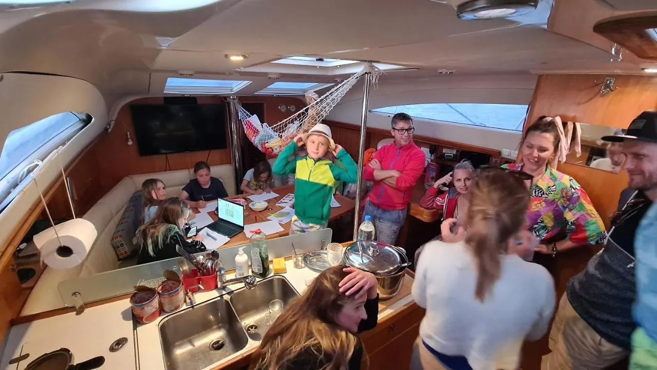 船上ホテル ホテル Impression Sailing Yacht パシート・ブランコ