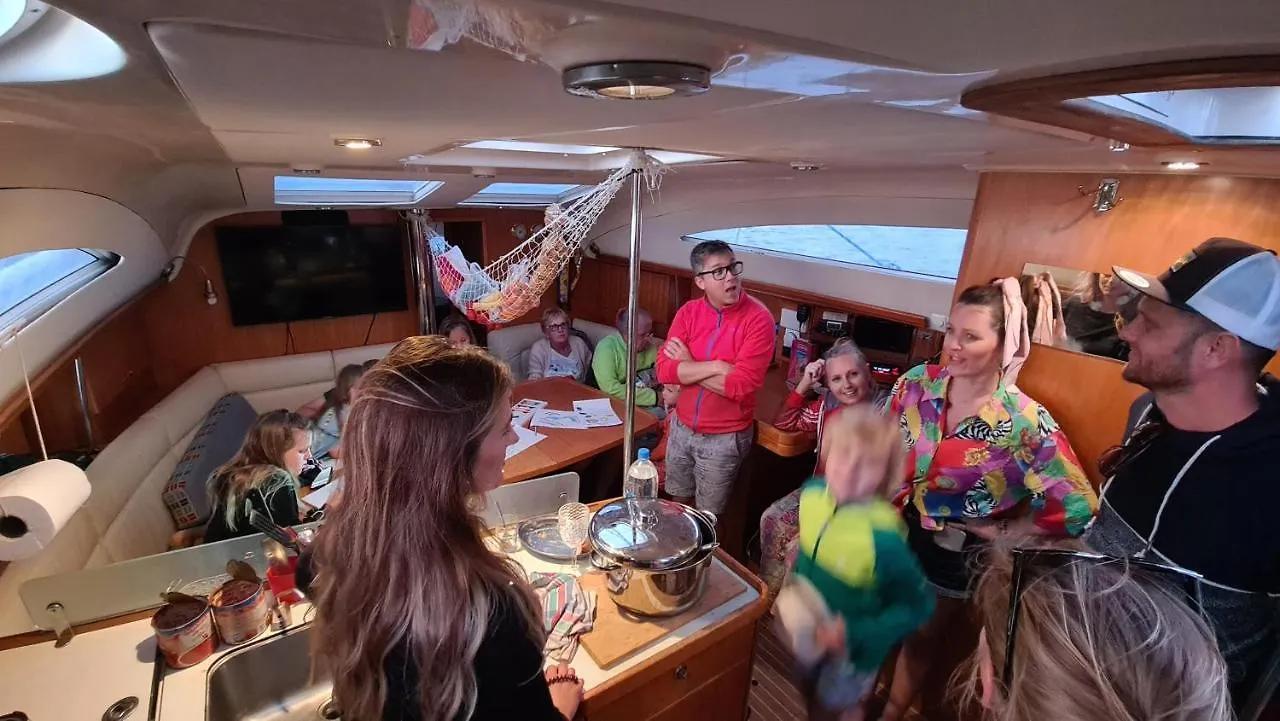 ホテル Impression Sailing Yacht パシート・ブランコ 船上ホテル